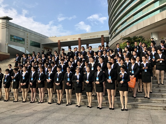 九游会J9远赴梅州嘉应学院招揽人才备战2017_hjhb861.com