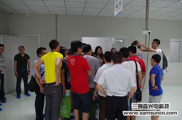 Peking University College of Engineering Doctoral Student Service Group and town leaders came to carry out practical research on the theme of "intelligent manufacturing" in our company_hjhb861.com