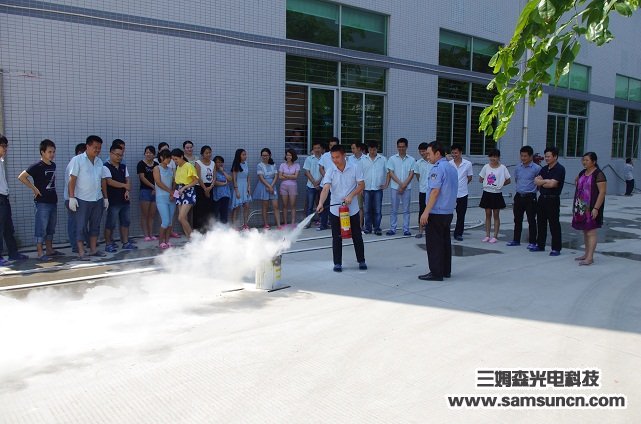Carry out fire drills to improve staff emergency quality skills_hjhb861.com